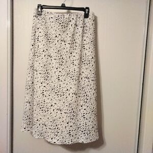 LANE BRYANT Pull-on Black and White Skirt size 20 NWT